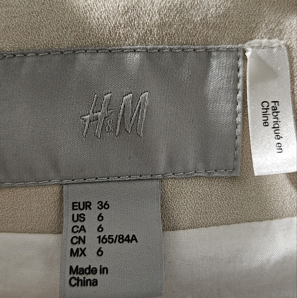 H&M Sleeveless Blazer - Picture 2 of 3